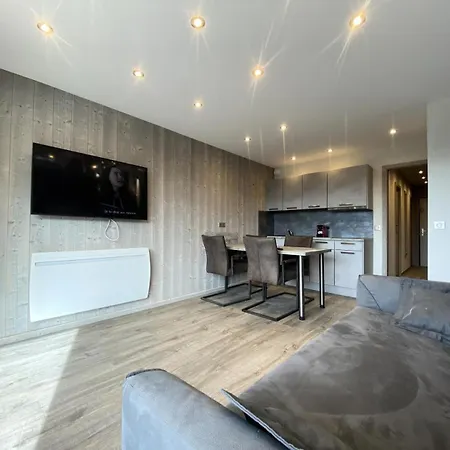 Eterlous - Entierement Renove, Au Coeur De La Station De Mae-9092 アパート *